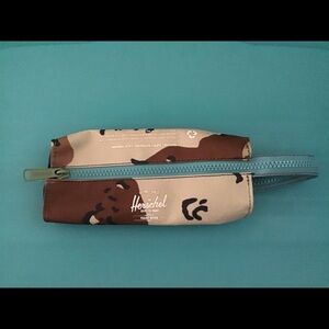 🌟$10 add-on🌟 Herschel NWOT pencil case/makeup bag - NWOT